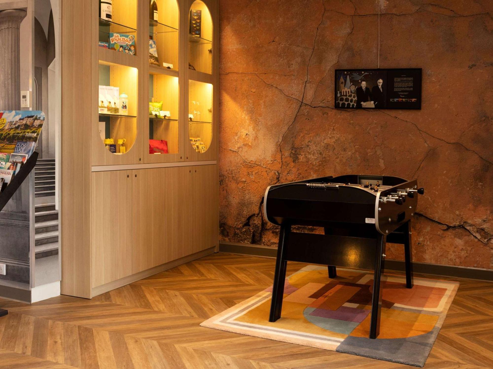 Готель Ibis Styles Шинон Екстер'єр фото